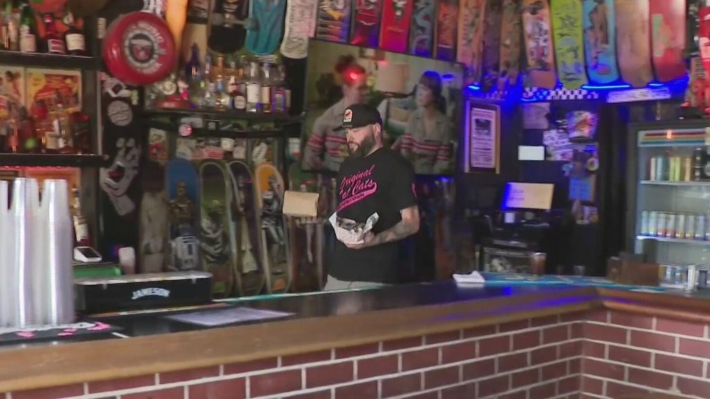 Fort Lauderdale proposes earlier closing times for downtown bars, facing pushback from business owners — CBS Miami, Palm Harbor Dining news