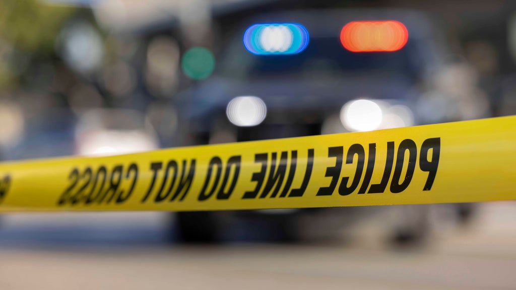 Deputies respond to reports of a person shot in southwest Miami-Dade neighborhood — CBS Miami, Palm Harbor Health news