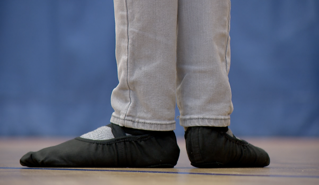 Straz Center gifts ballet shoes to Sullivan Elementary students, bringing dance directly into the classroom — WFTS ABC Action News Tampa, Palm Harbor Technology news