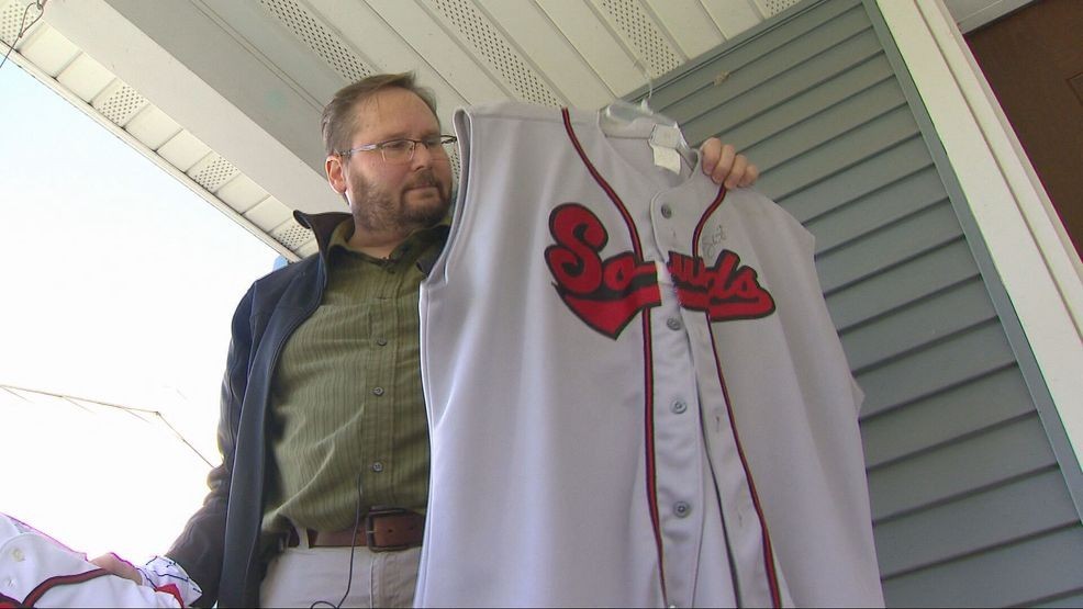 Brewers fan makes long drive from Wisconsin to Tampa Bay for Game 3 — Fox 11 Green Bay Local, Palm Harbor Sports news