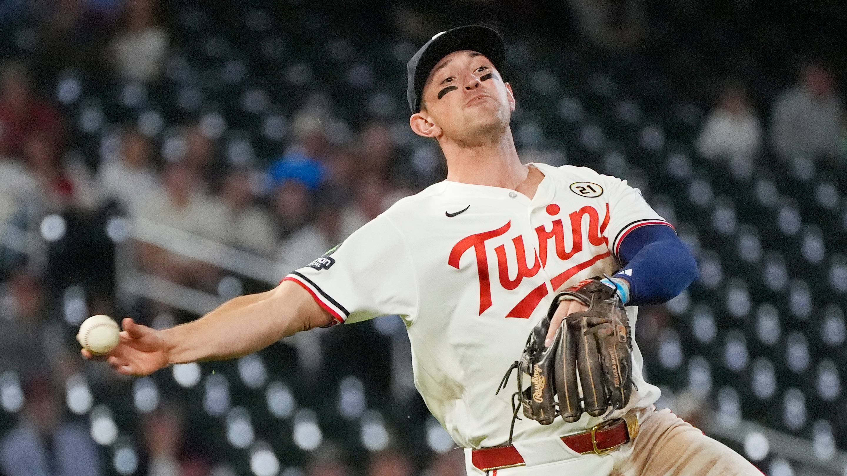 Brooks Lee's Gold Glove nomination further vindicates Twins' decision to move him to third base — Puckett's Pond (Twins)