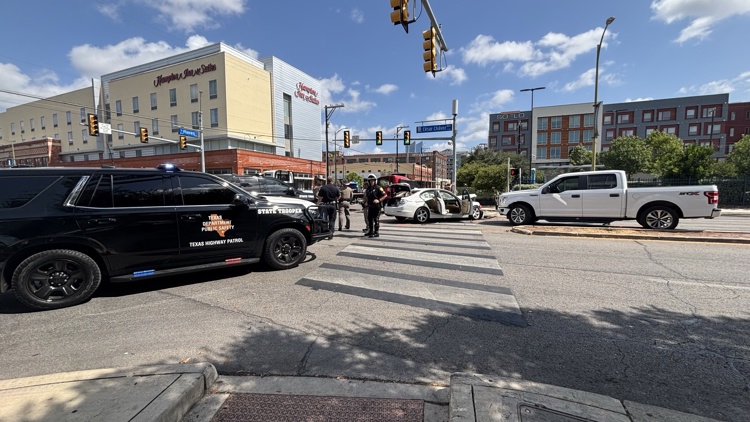 Texas DPS releases video of stolen car chase ending with four-vehicle downtown San Antonio crash — KENS 5 (San Antonio), Palm Harbor Business news