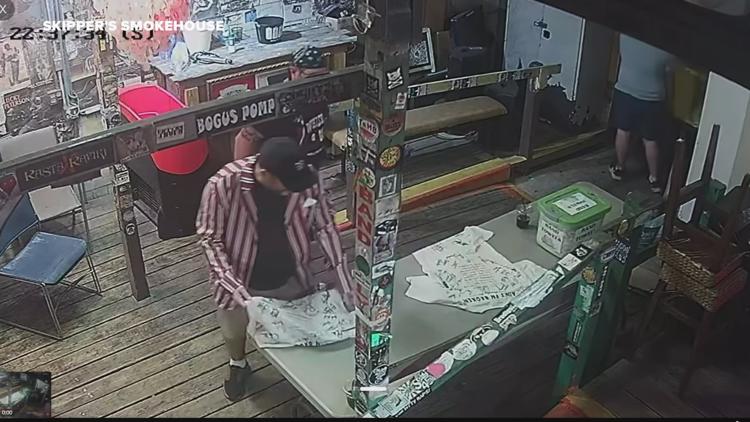 Skipper's Smokehouse asks for return of stolen autographed T-shirt — Palm Harbor Dining news