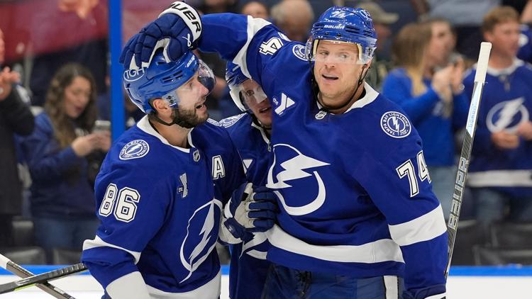 Carlson scores twice to help the Lightning beat the Wild 3-2 — WTSP Sports Tampa Bay, Palm Harbor Sports news