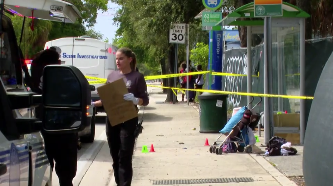 Attacker, victim injured in stabbing at Miami bus stop — WSVN 7 Miami-Dade, Palm Harbor Community news